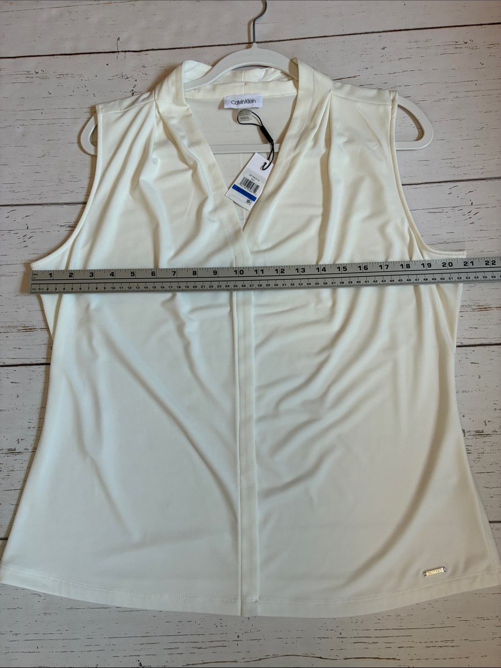 Calvin Klein Ivory/Cream Sleeveless V-Neck Pullover Top, sz XL, NWT - Picture 8 of 12